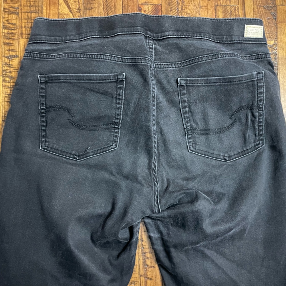 Levi's women's black totally shaping pull on skinny jeans 16